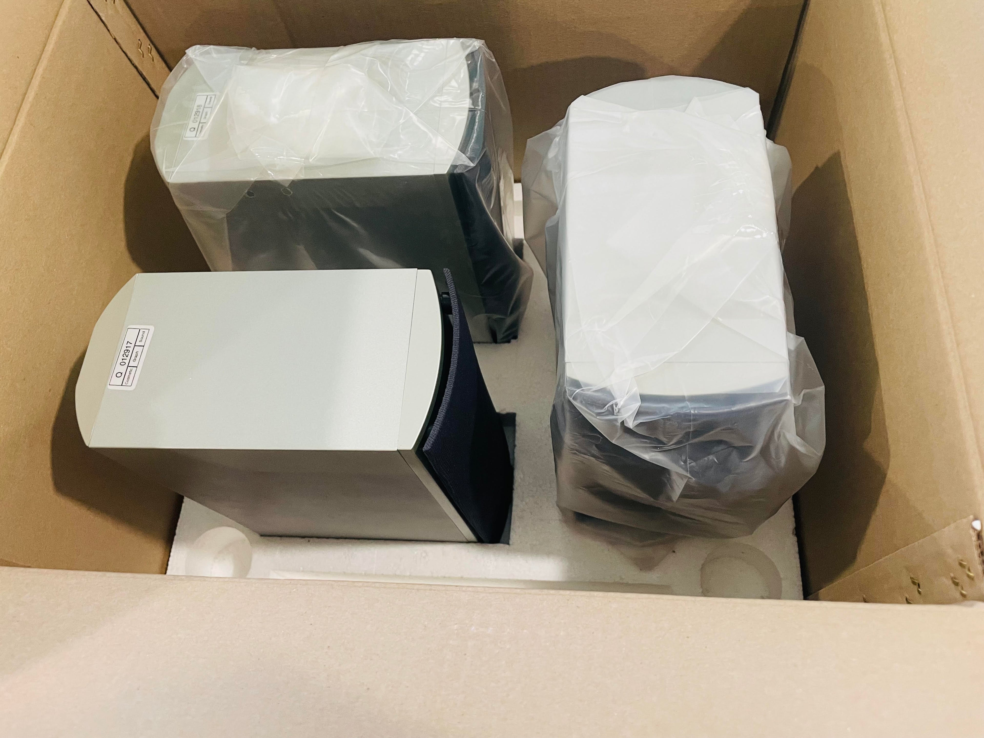 Style 20 Bookshelf Speaker (Each)